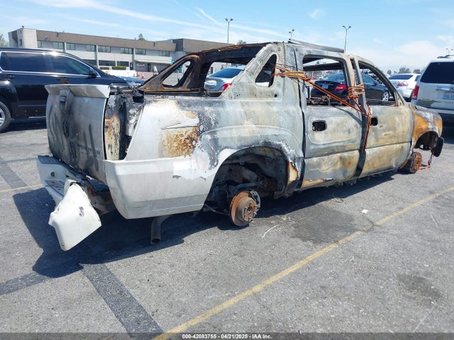 2003 CADILLAC ESCALADE EXT 3GYEK63N43G278386 Photo 3