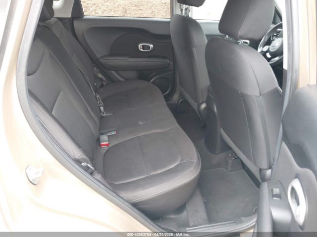 KNDJN2A28G7333372 KIA Soul