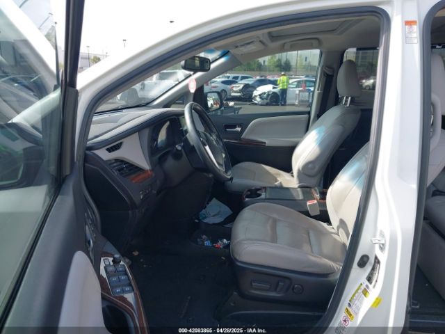5TDYZ3DC5HS826348 Toyota Sienna Limited 7 Passenger