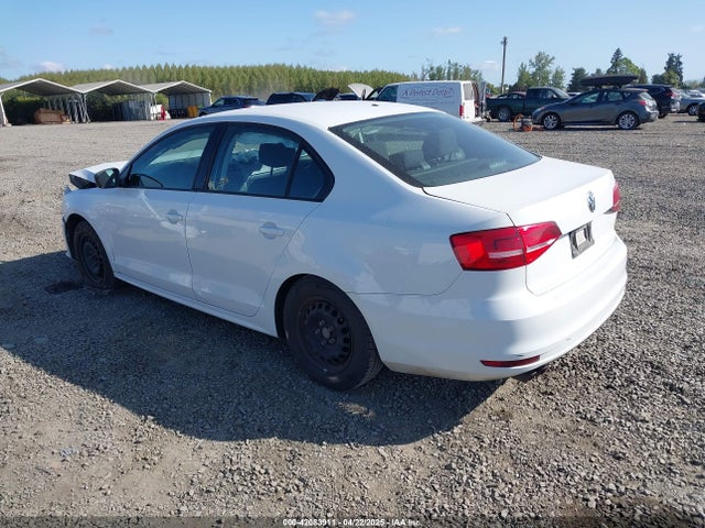 3VW2K7AJ9FM256045 Volkswagen 2015