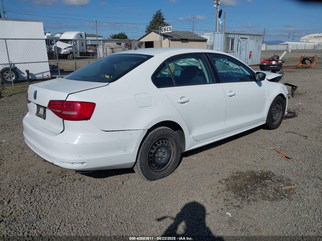 3VW2K7AJ9FM256045 Volkswagen 2015