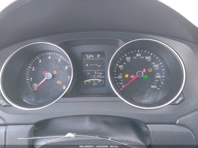 3VW2K7AJ9FM256045 Volkswagen 2015