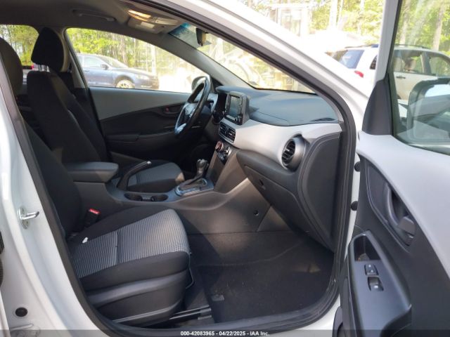 KM8K22AA0JU162528 Hyundai Kona Sel
