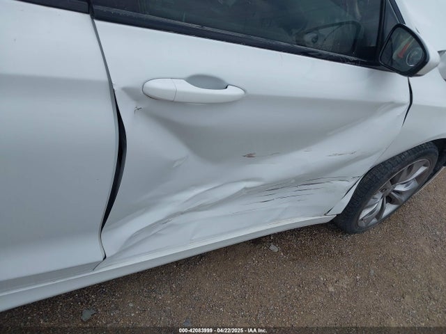 Chrysler 200 S 2015 1C3CCCBB6FN749700 Image 6