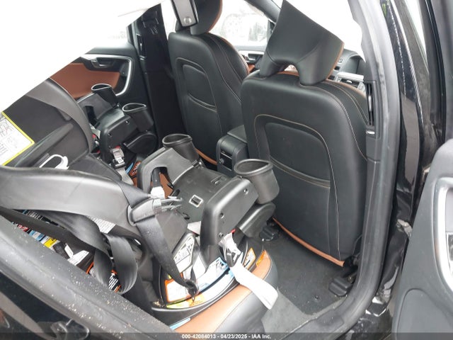 YV126MFM6F2361507 Volvo S60 T5 Platinum