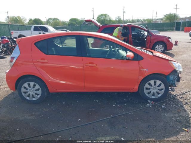 JTDKDTB35E1071850 Toyota Prius C Two