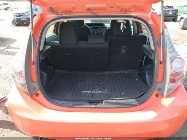 JTDKDTB35E1071850 Toyota Prius C Two