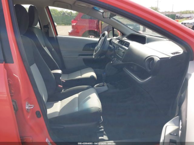 JTDKDTB35E1071850 Toyota Prius C Two
