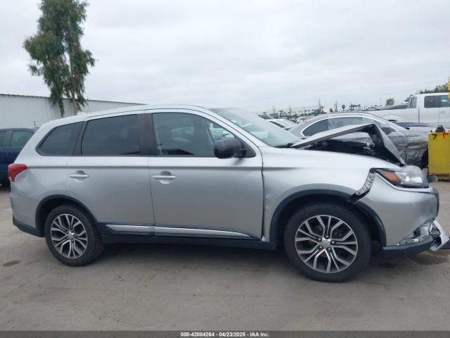 JA4AD2A36JJ004878 Mitsubishi Outlander Es