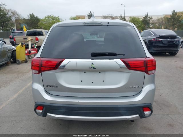 JA4AD2A36JJ004878 Mitsubishi Outlander Es