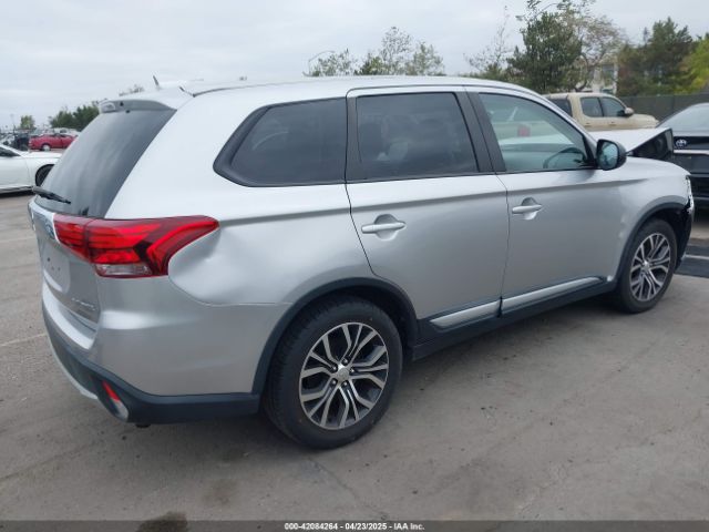 JA4AD2A36JJ004878 Mitsubishi Outlander Es