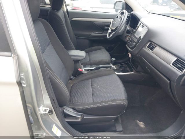 JA4AD2A36JJ004878 Mitsubishi Outlander Es