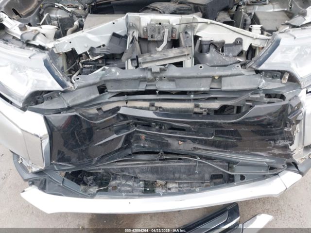JA4AD2A36JJ004878 Mitsubishi Outlander Es