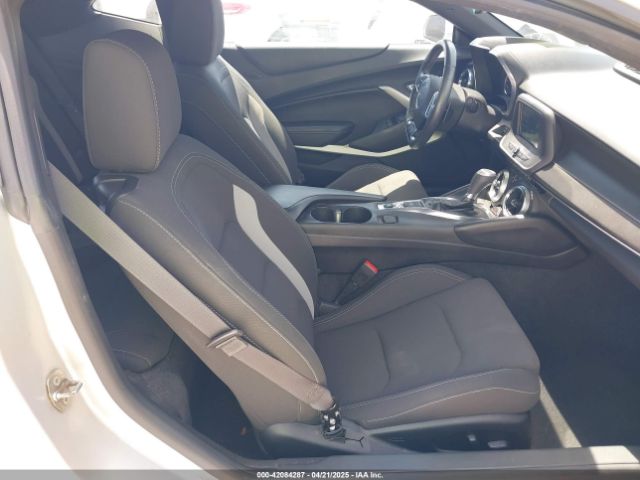 1G1FB1RSXJ0121174 Chevrolet Camaro 1lt