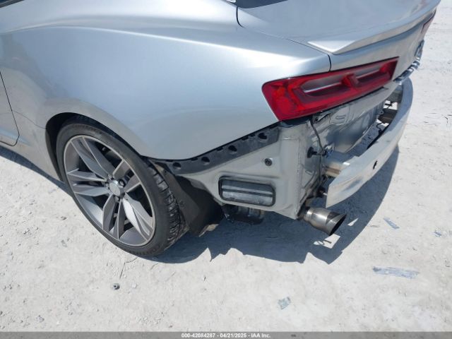 1G1FB1RSXJ0121174 Chevrolet Camaro 1lt