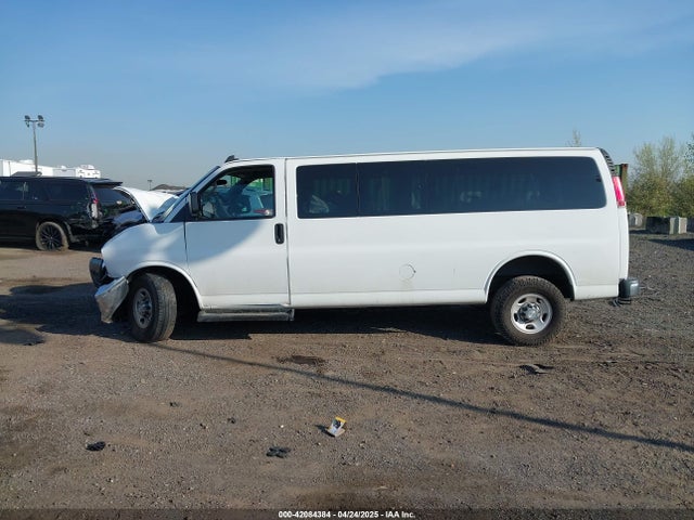 1GAZGPFG3L1177956 Chevrolet Express Passenger Rwd 3500 Extended Wheelbase Lt