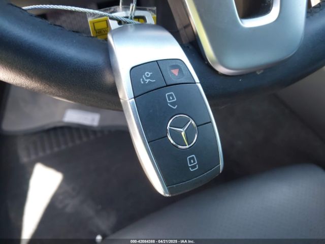 W1KWF8DB0MR618283 Mercedes-Benz C 300 Sedan