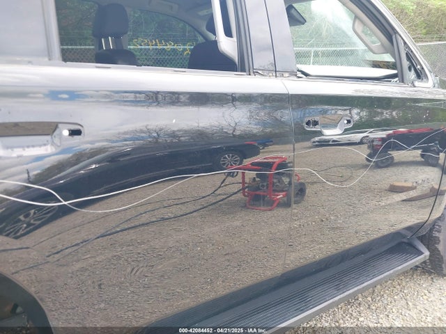 1GNSCBKC7HR157557 Chevrolet Tahoe Lt
