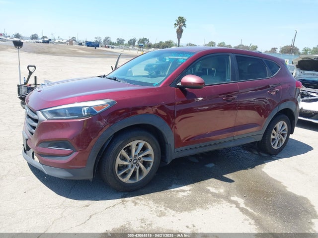 KM8J23A41GU196420 Hyundai TUCSON SE