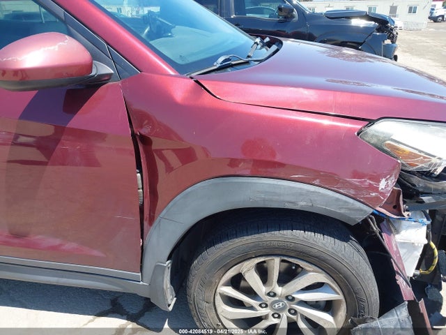 KM8J23A41GU196420 Hyundai TUCSON SE