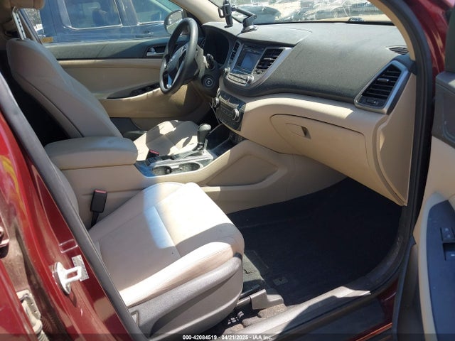 KM8J23A41GU196420 Hyundai TUCSON SE
