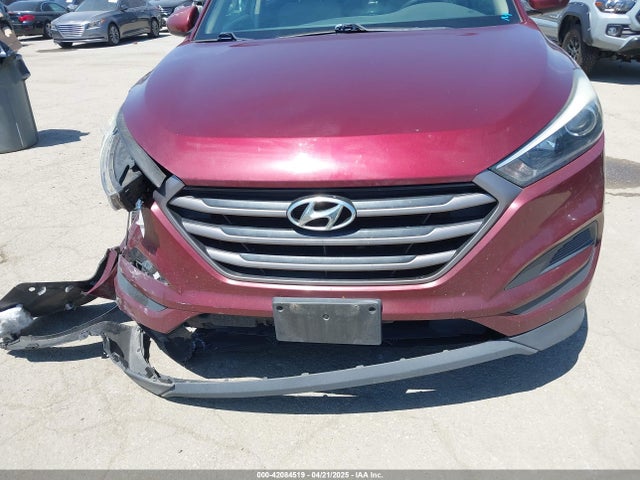 KM8J23A41GU196420 Hyundai TUCSON SE