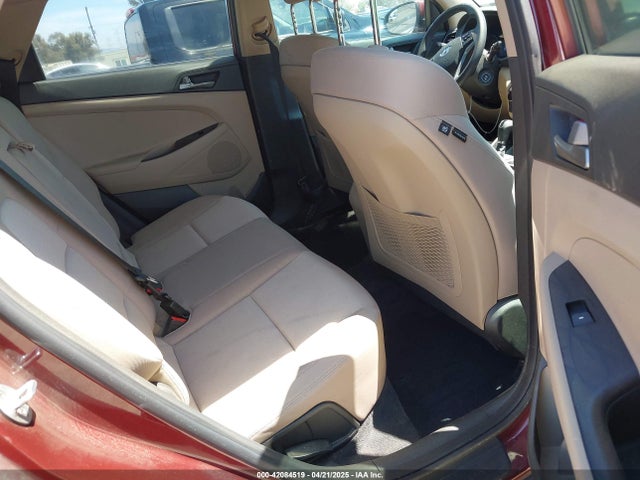 KM8J23A41GU196420 Hyundai TUCSON SE