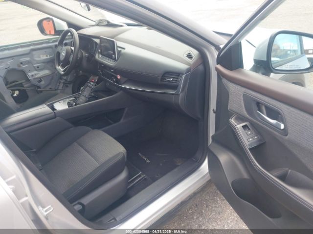 5N1BT3BA5PC836883 Nissan Rogue Sv Fwd