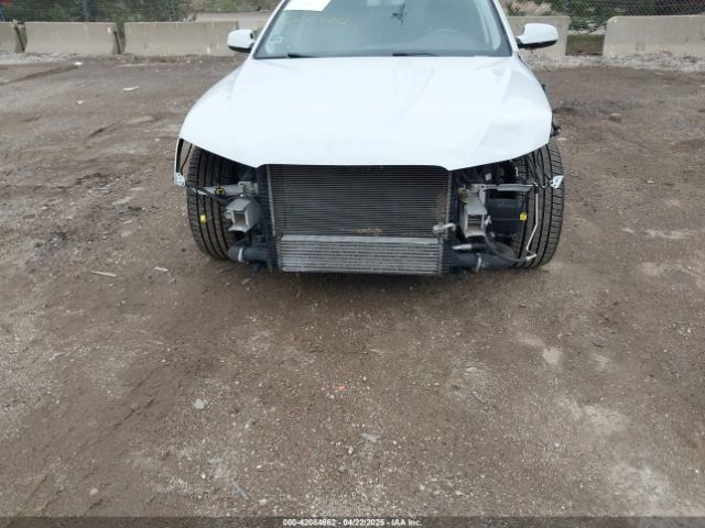 WAUFFAFLXGN015633 Audi A4 2.0t Premium
