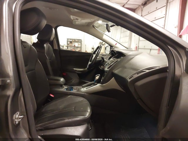 1FADP3K29EL399225 Ford FOCUS SE