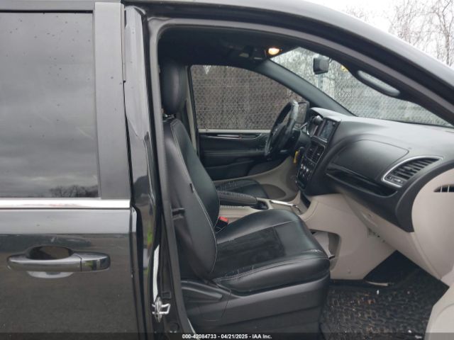2C4RDGCG2HR611713 Dodge Grand Caravan Sxt