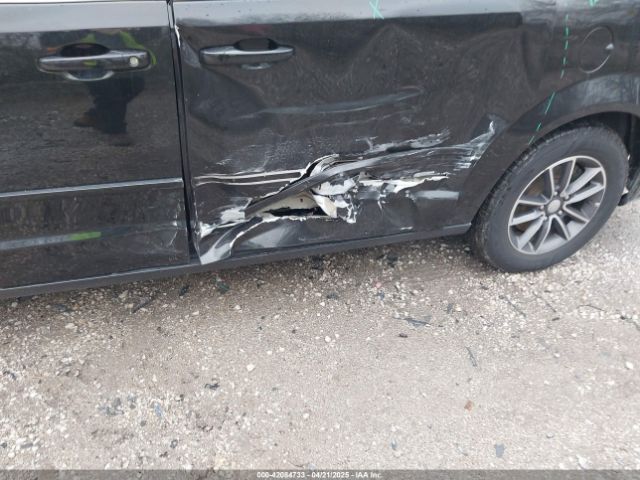 2C4RDGCG2HR611713 Dodge Grand Caravan Sxt