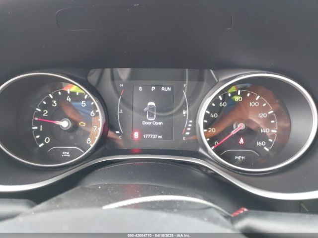 3C4NJCAB2JT136879 Jeep Compass Sport Fwd