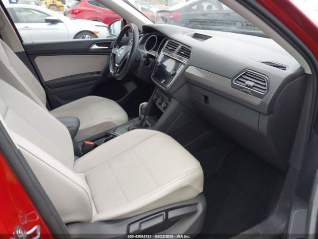 3VV3B7AX9JM031453 Volkswagen Tiguan 2.0t Se/2.0t Sel