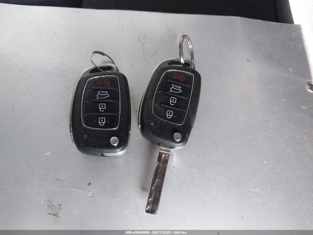 KM8J33A40HU329666 Hyundai TUCSON SE