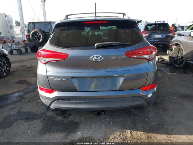 KM8J33A40HU329666 Hyundai TUCSON SE