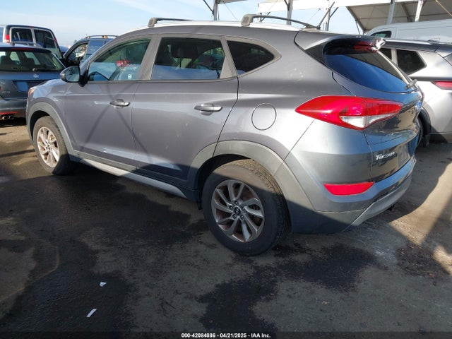 KM8J33A40HU329666 Hyundai TUCSON SE