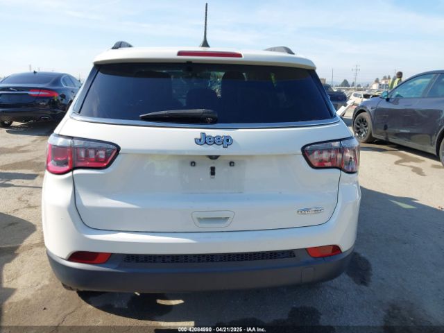 3C4NJCBB8LT124978 Jeep Compass Latitude Fwd