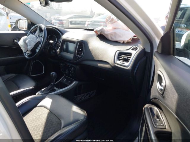 3C4NJCBB8LT124978 Jeep Compass Latitude Fwd