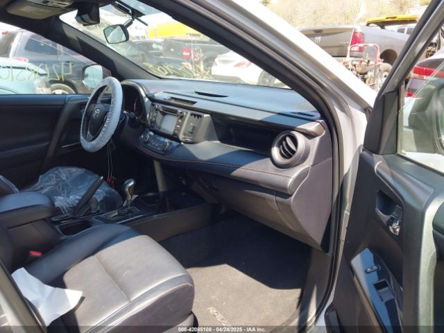 2T3JFREV5GW452222 Toyota RAV4 SE