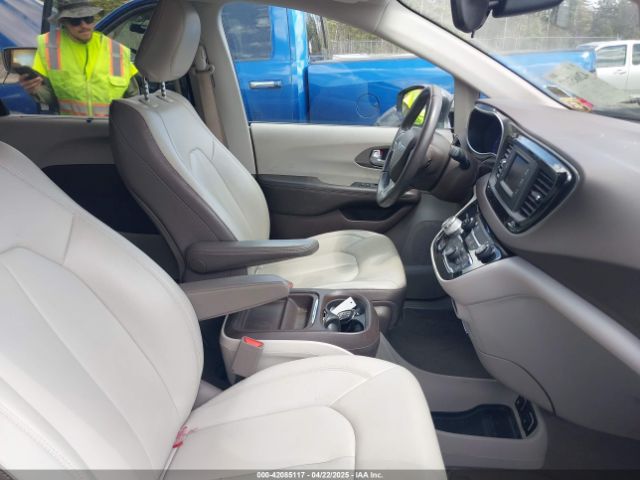 2C4RC1BGXHR667397 Chrysler Pacifica Touring-l