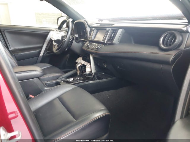 JTMJFREV0JD226884 Toyota RAV4 SE