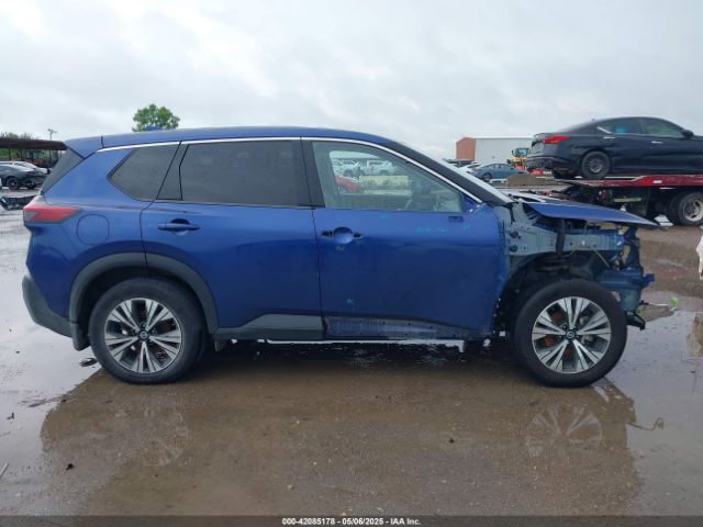 JN8AT3BA5MW010629 Nissan Rogue Sv Fwd