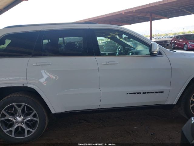 1C4RJEBG4JC181745 Jeep Grand Cherokee Sterling Edition 4x2