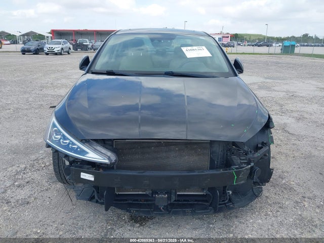 5NPD84LF5LH557432 Hyundai Elantra Limited