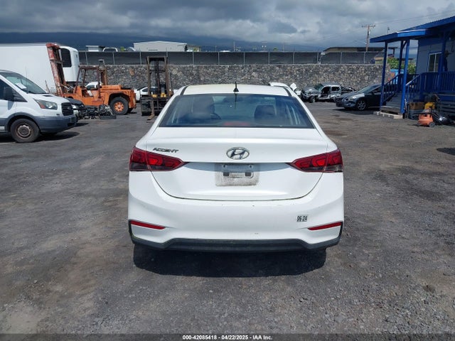 Hyundai 2018 2018 3KPC24A35JE020888 Image 16