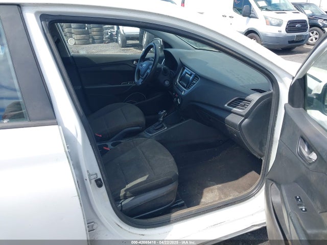 Hyundai 2018 2018 3KPC24A35JE020888 Image 5