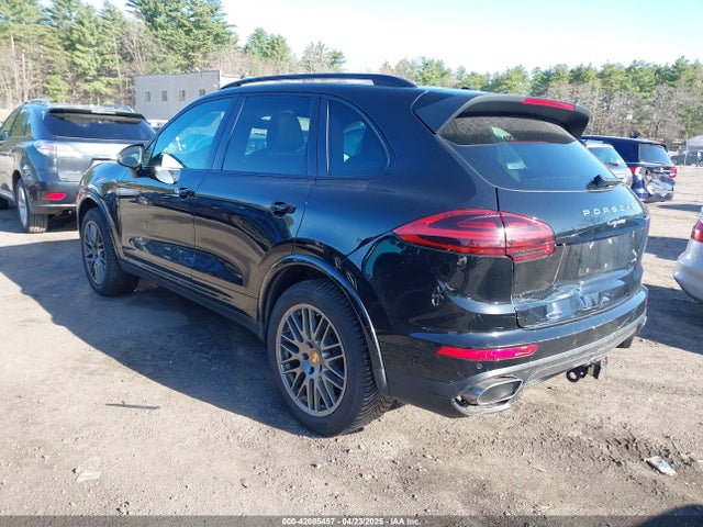 Porsche Cayenne Platinum Edition 2017 WP1AA2A28HKA86850 Image 3