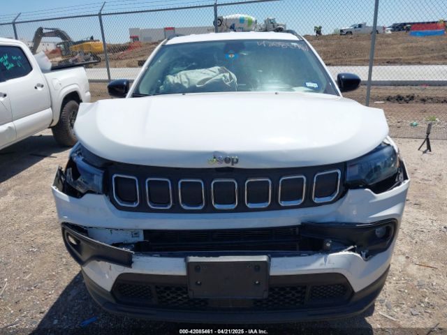3C4NJCBB4NT210839 Jeep Compass Latitude Fwd