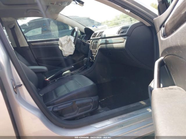 1VWBA7A31JC000657 Volkswagen Passat 2.0t Se